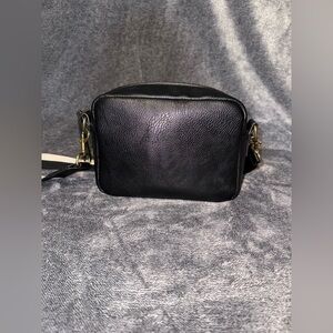 Universal Thread Black Crossbody Bag